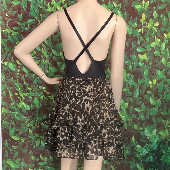 Converse Leopard Print Tiered Ruffle Skirt - Picture 15 of 16